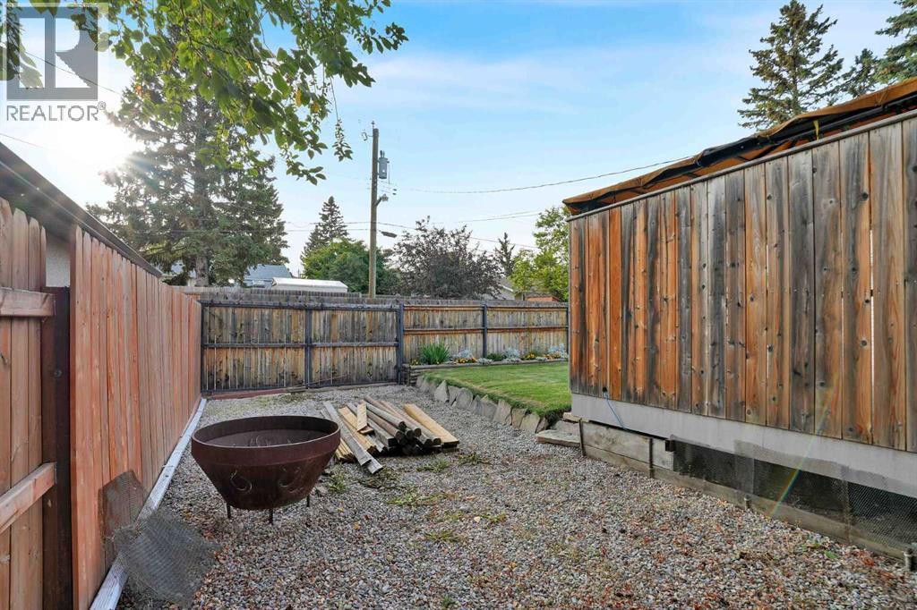19 Maryvale Crescent NE - Image 23