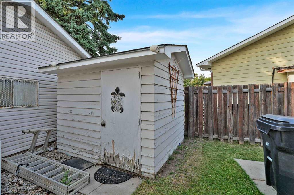 19 Maryvale Crescent NE - Image 28