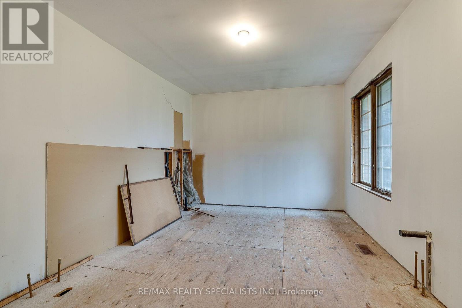 11 PRINCE ANDREW DRIVE - Image 26