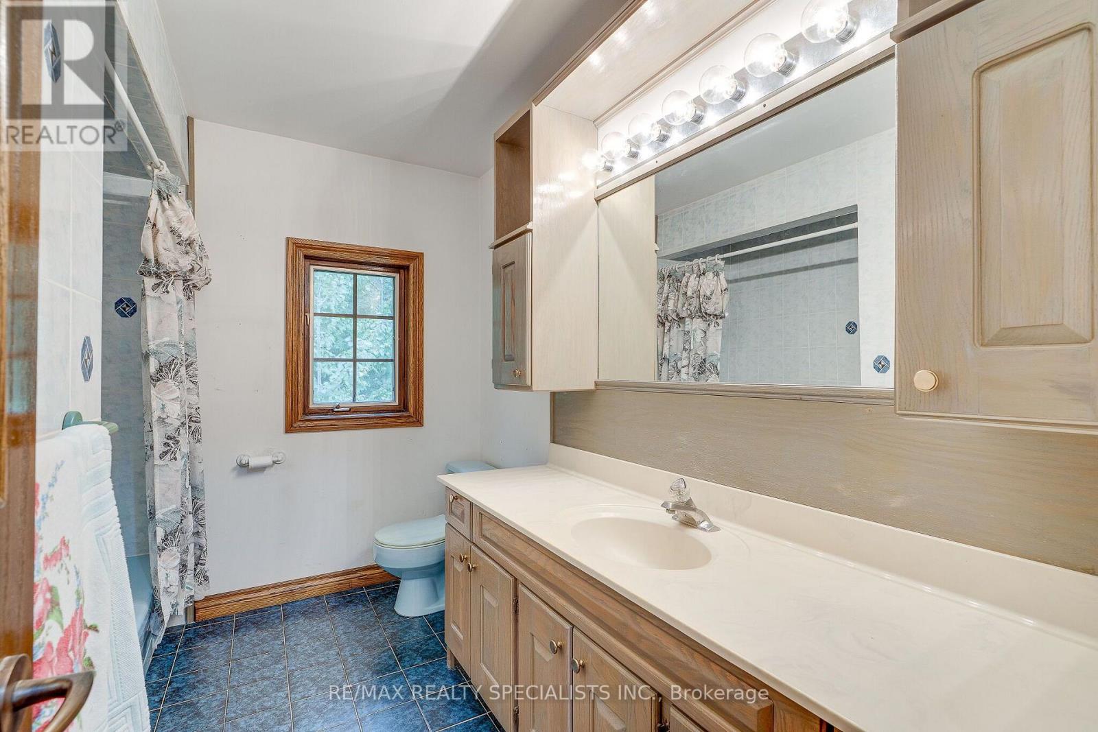 11 PRINCE ANDREW DRIVE - Image 29