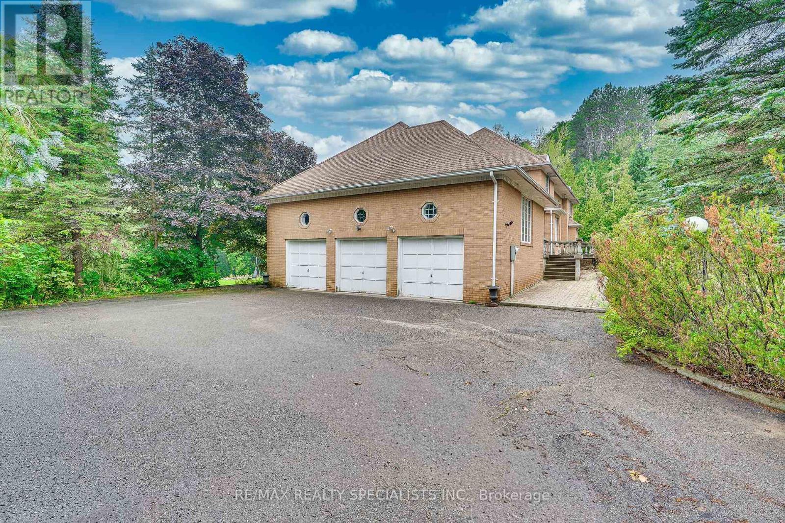 11 PRINCE ANDREW DRIVE - Image 45