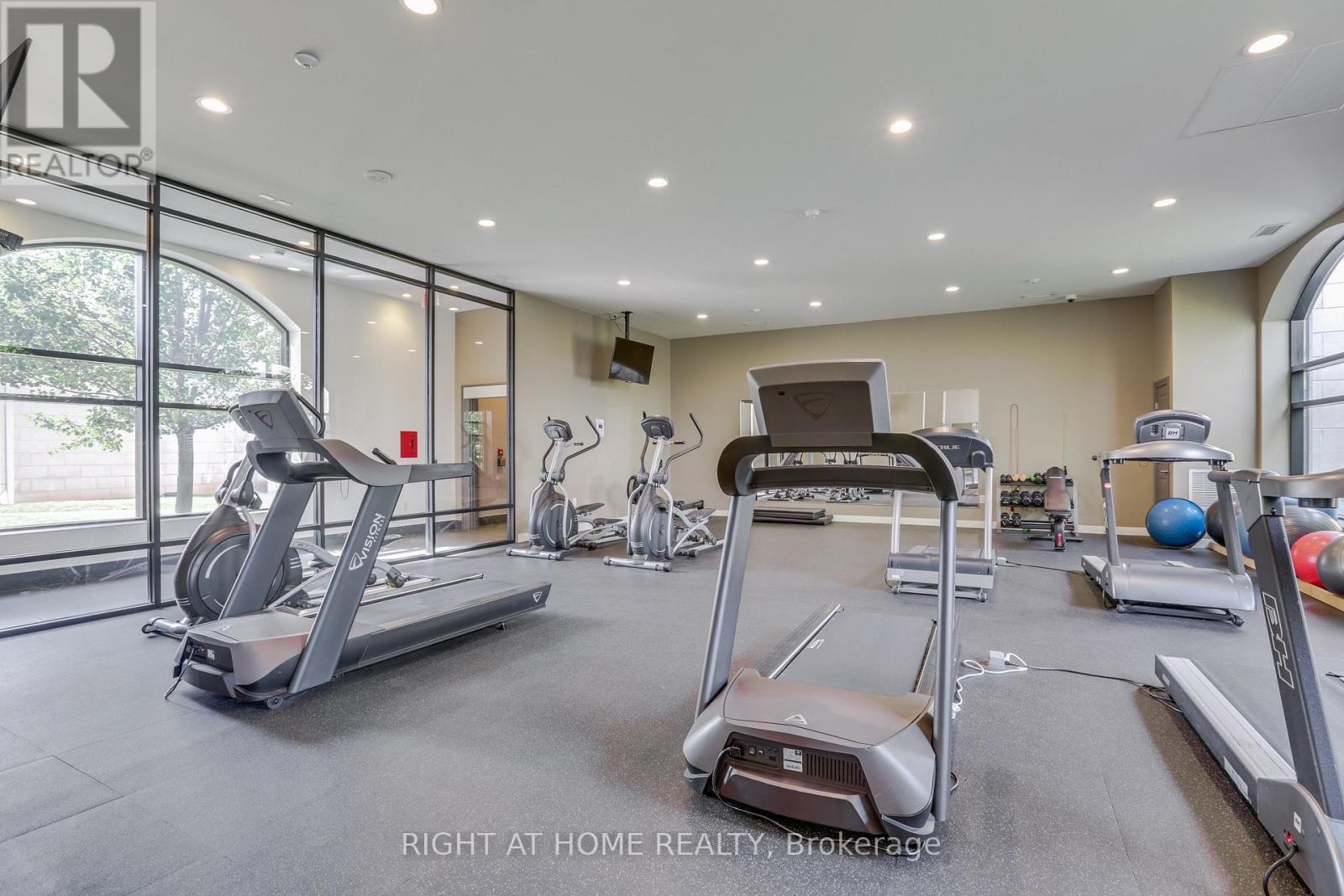 #212 240 VILLAGEWALK BOULEVARD - Image 31