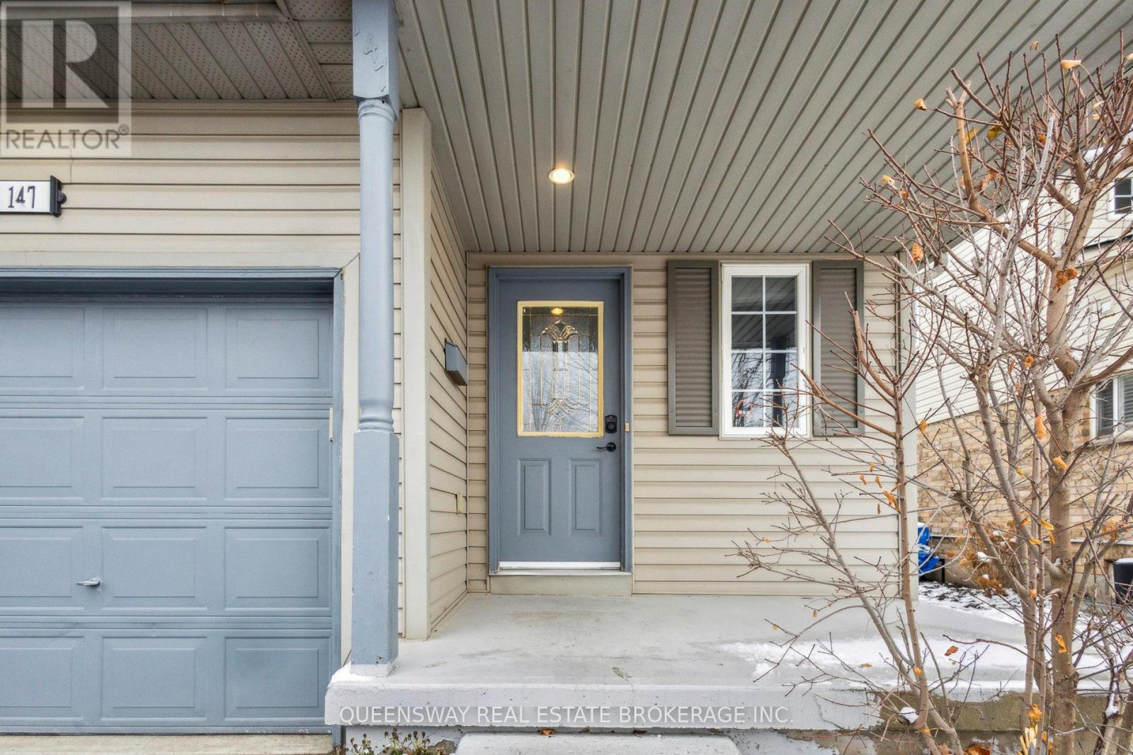 147 CRAWFORD CRESCENT — photo 2