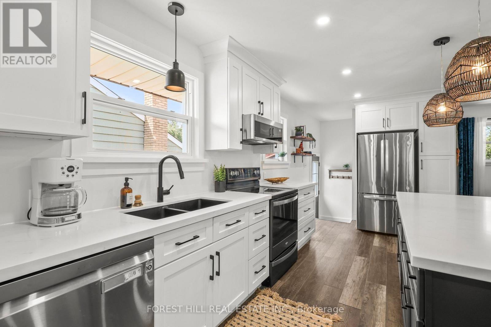 203 MERLIN CRESCENT - 6