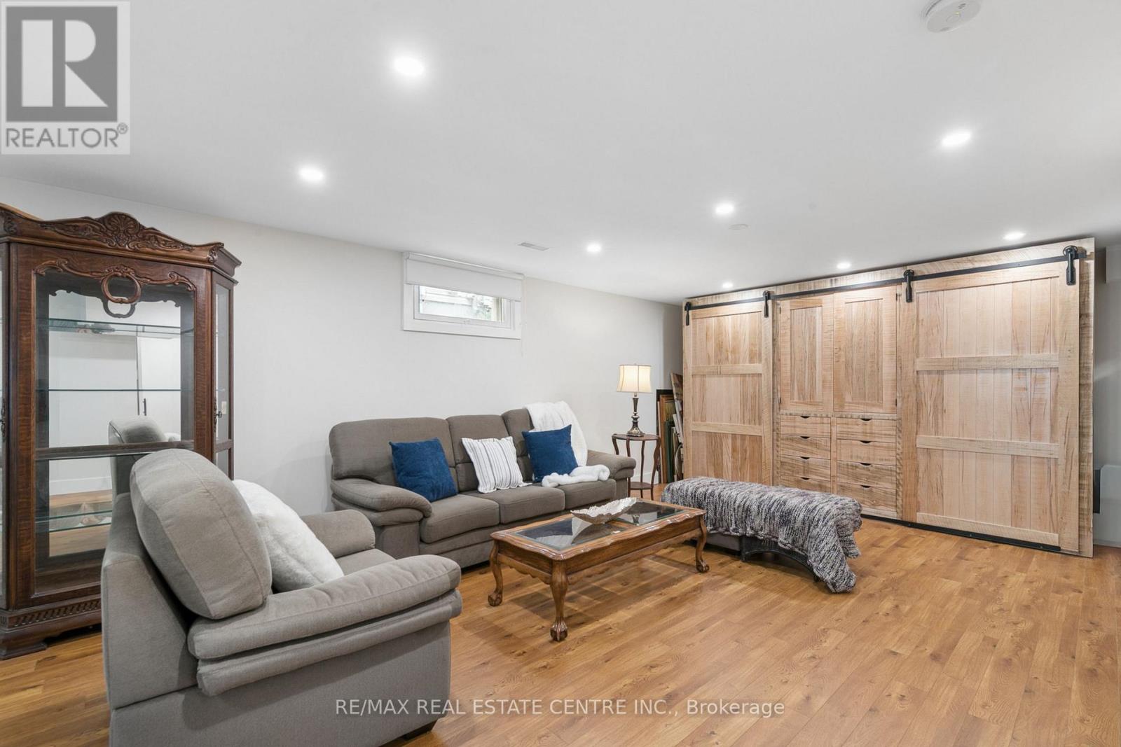184 WESTHEIGHTS DRIVE - 16