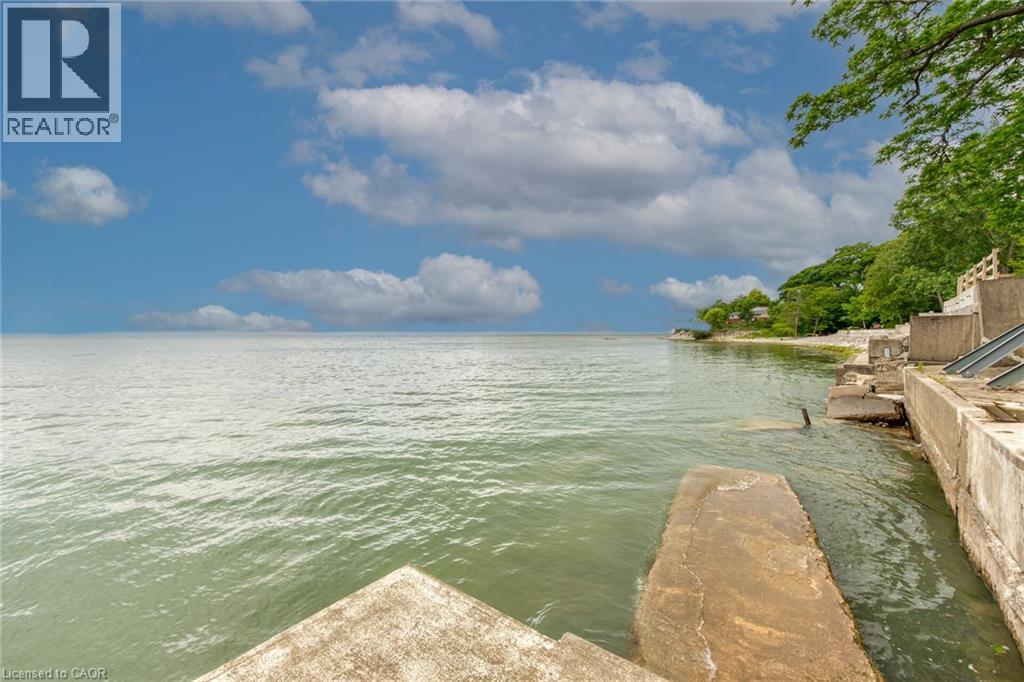 2090 LAKESHORE Road - 37