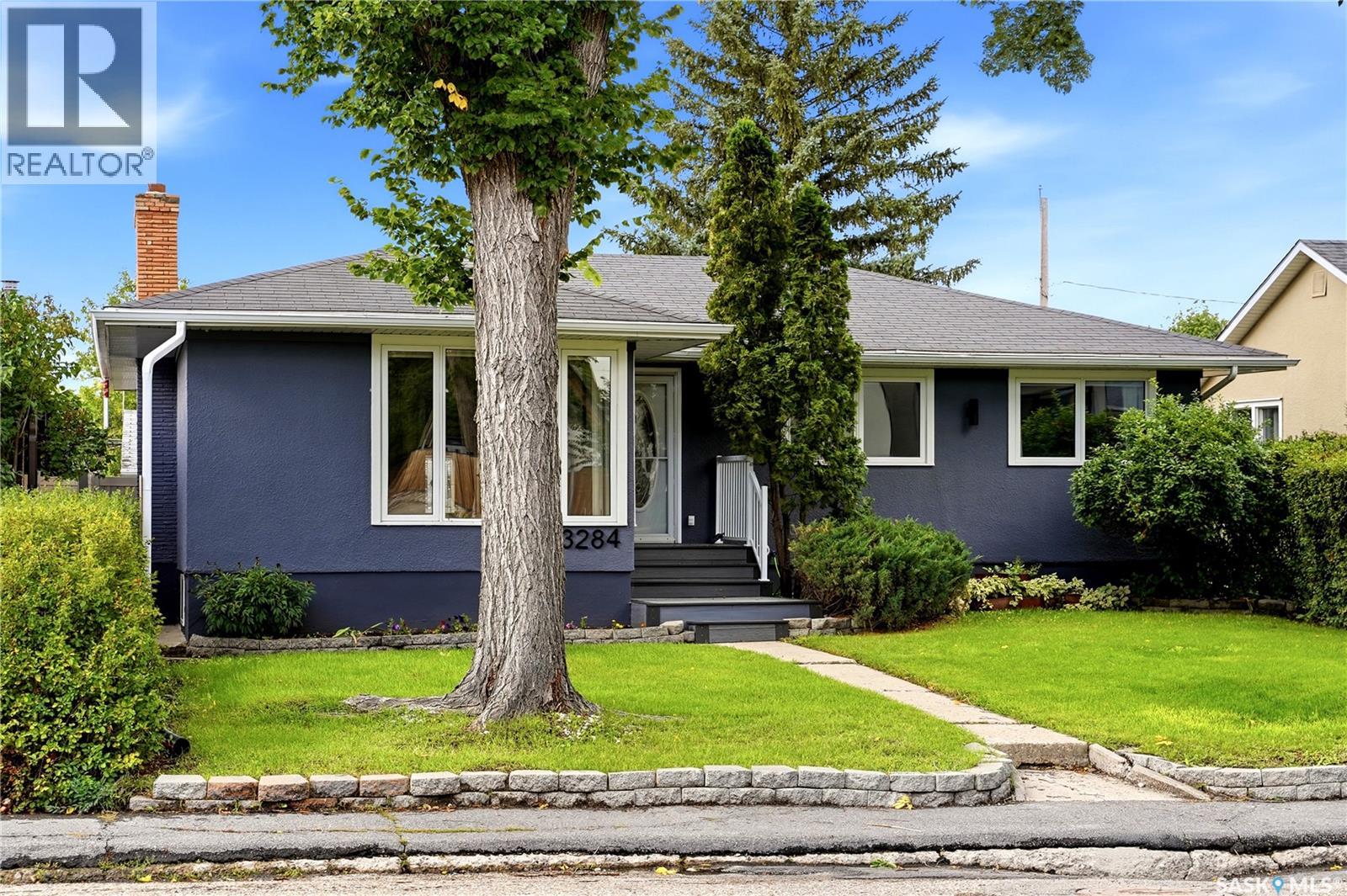 3284 Robinson STREET, Regina Saskatchewan — photo 2