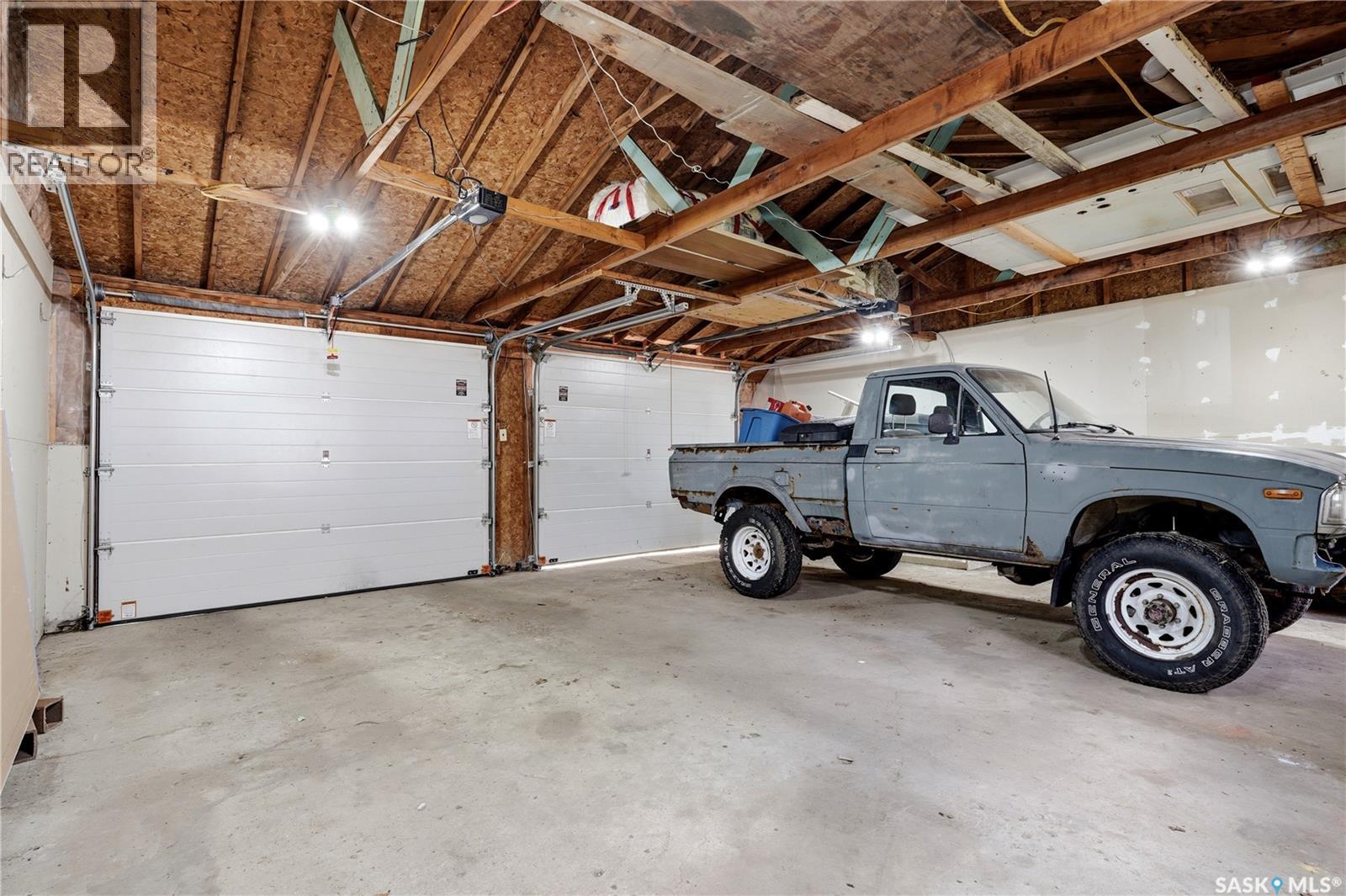 3284 Robinson STREET - Image 42