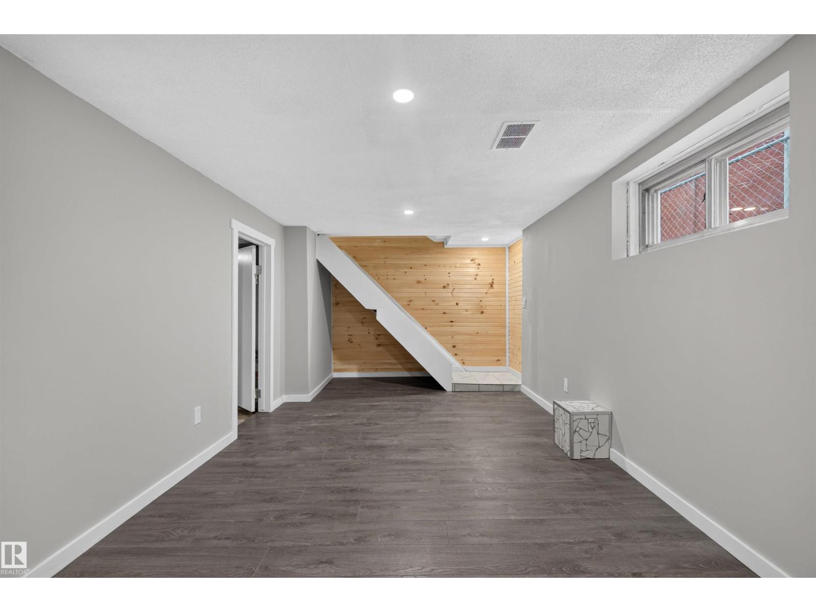 11431 88 ST NW - Image 24