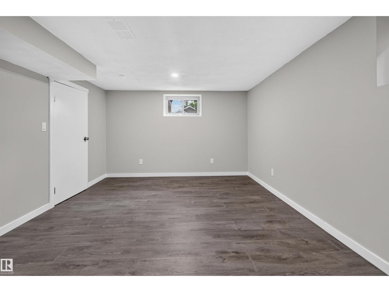 11431 88 ST NW - 30