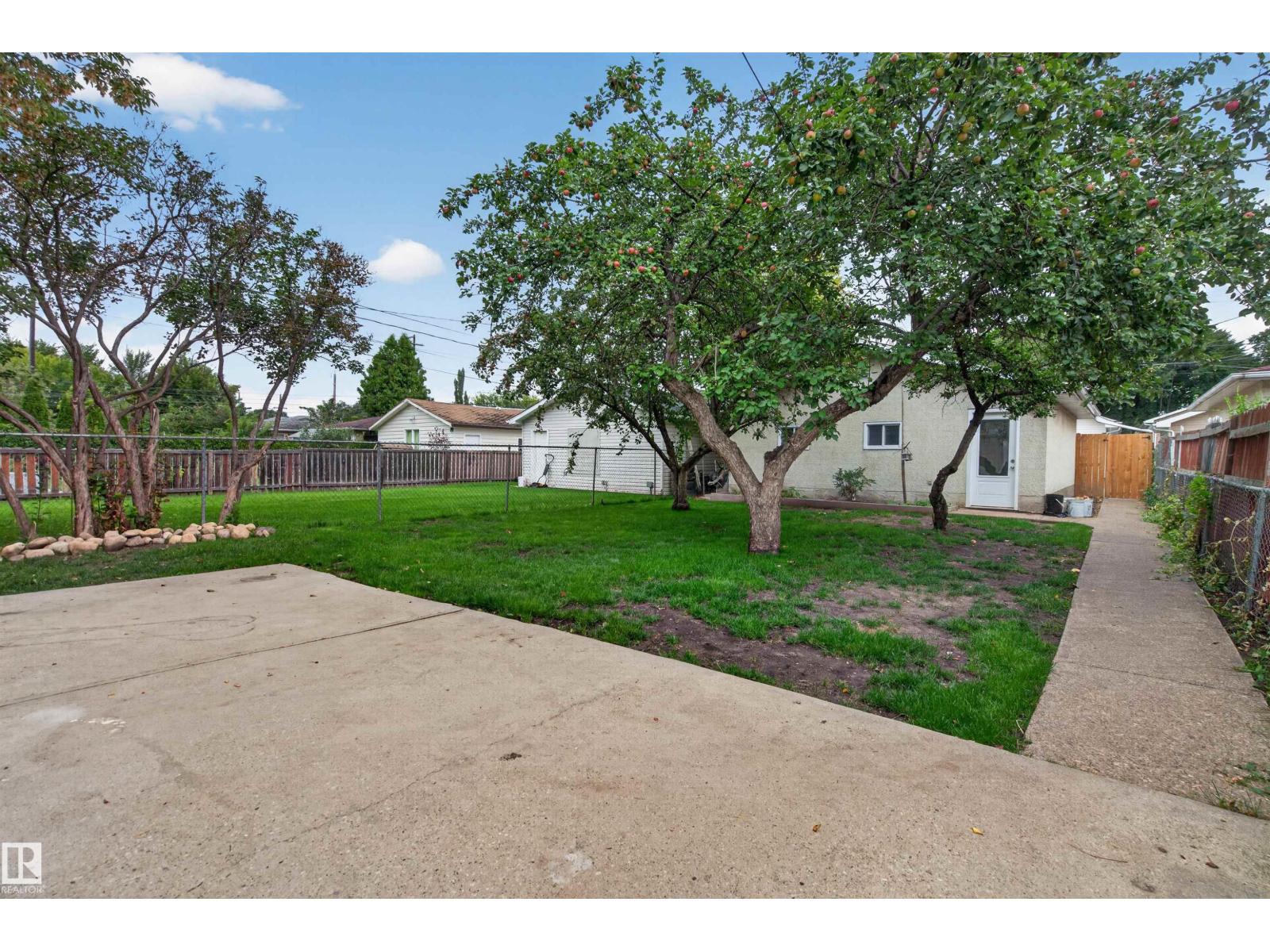 11431 88 ST NW - 35