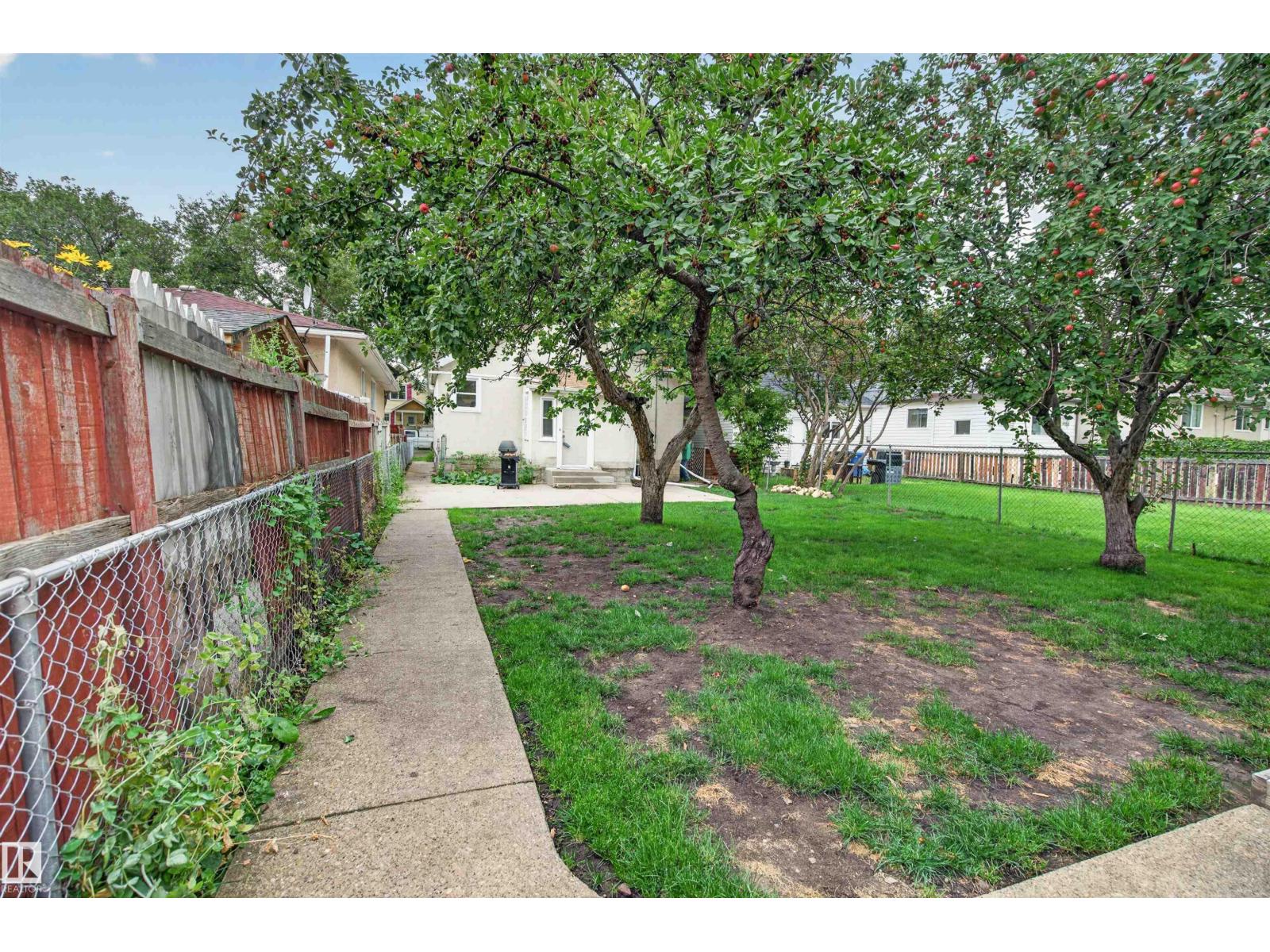11431 88 ST NW - 36