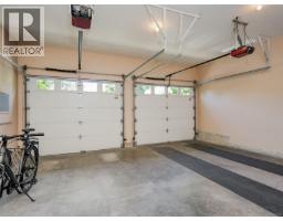 2286 Hazelton Pl, Saanich, BC V8N5C3 Photo 22