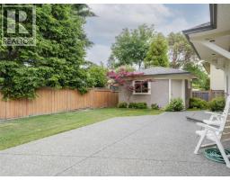 2286 Hazelton Pl, Saanich, BC V8N5C3 Photo 27