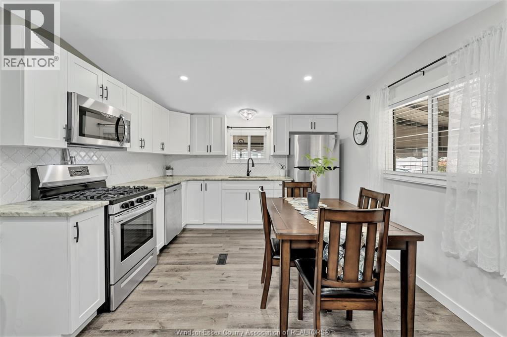 3 ROBIN CRESCENT - 11