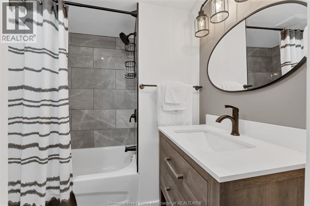 3 ROBIN CRESCENT - 15