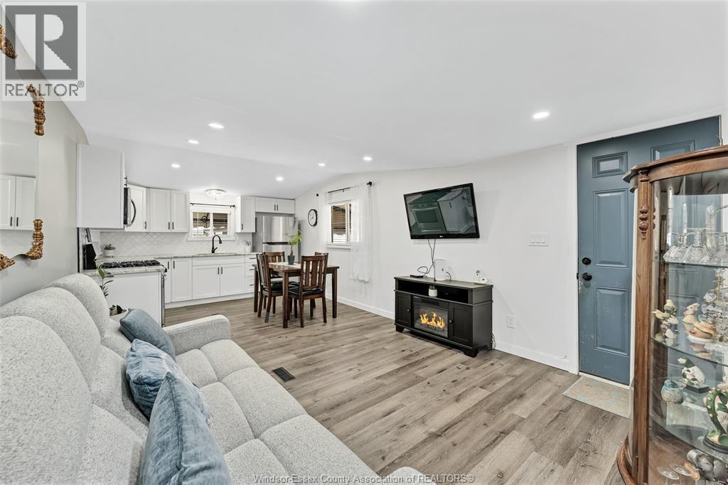 3 ROBIN CRESCENT, Lakeshore — photo 6