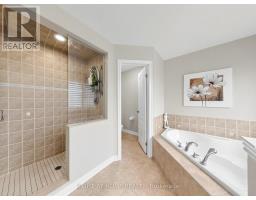 32 Lake Forest Drive, Richmond Hill, ON L4E0B2 Photo 24