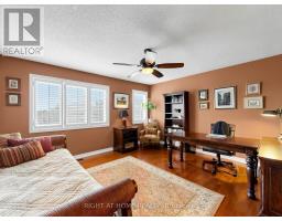 32 Lake Forest Drive, Richmond Hill, ON L4E0B2 Photo 25