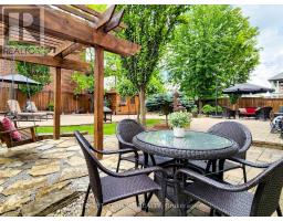 32 Lake Forest Drive, Richmond Hill, ON L4E0B2 Photo 37