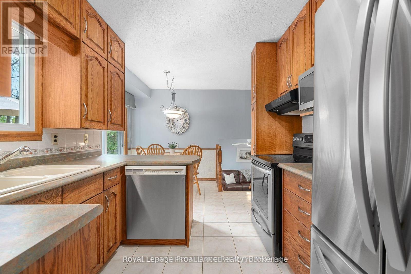 25 KELLER DRIVE, Belleville (Belleville Ward) — photo 7