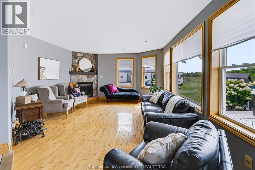 1951 Brigden ROAD - 15