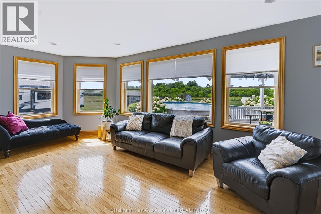 1951 Brigden ROAD - 16