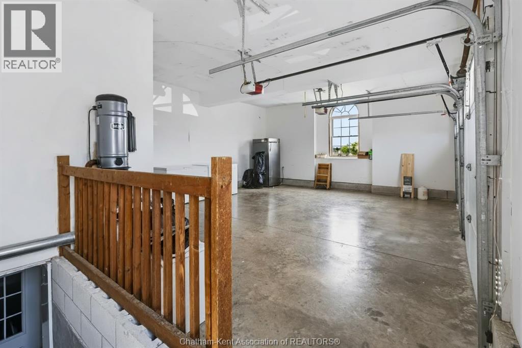 1951 Brigden ROAD - 21
