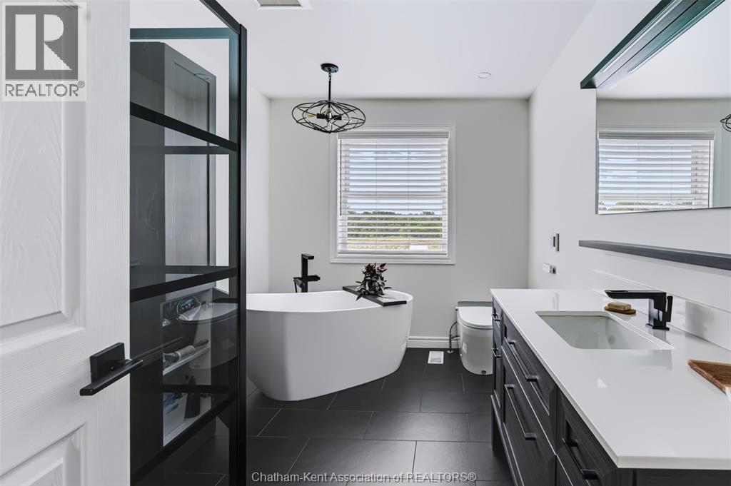 1951 Brigden ROAD - Image 27