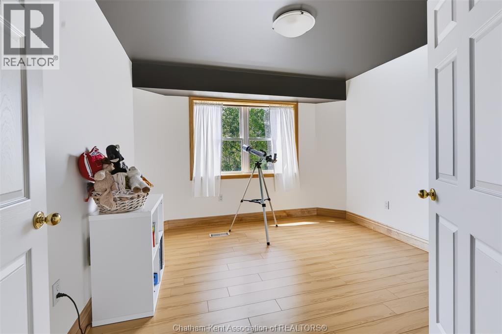 1951 Brigden ROAD - 28