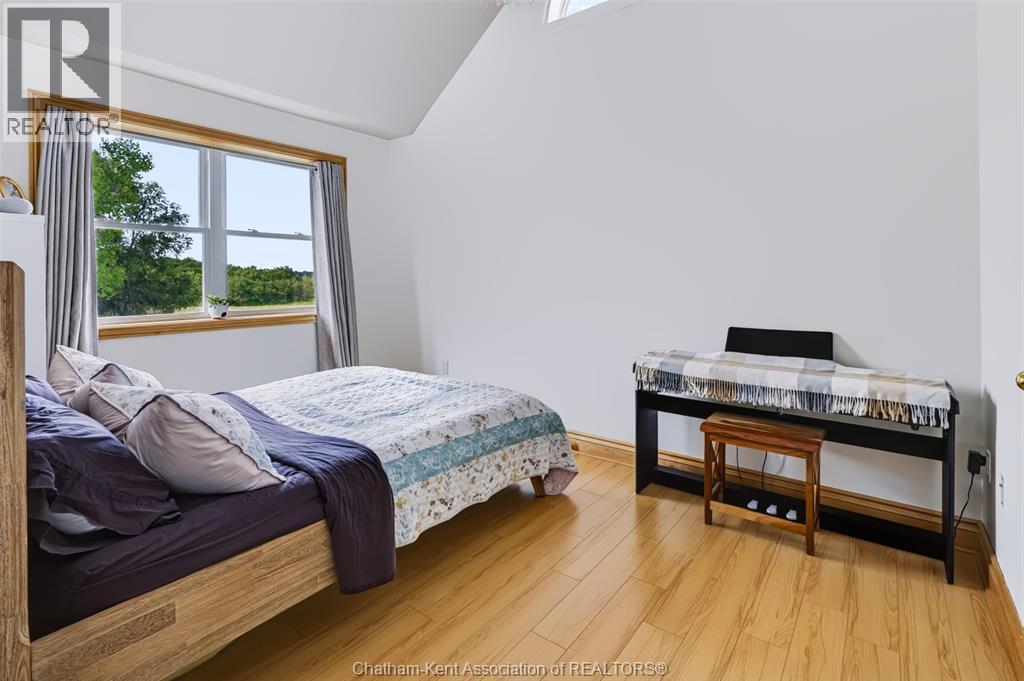 1951 Brigden ROAD - Image 30