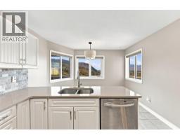 15 Hudsons Bay Trail Unit# 305, Kamloops, BC V2C6S6 Photo 15