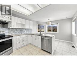 15 Hudsons Bay Trail Unit# 305, Kamloops, BC V2C6S6 Photo 13