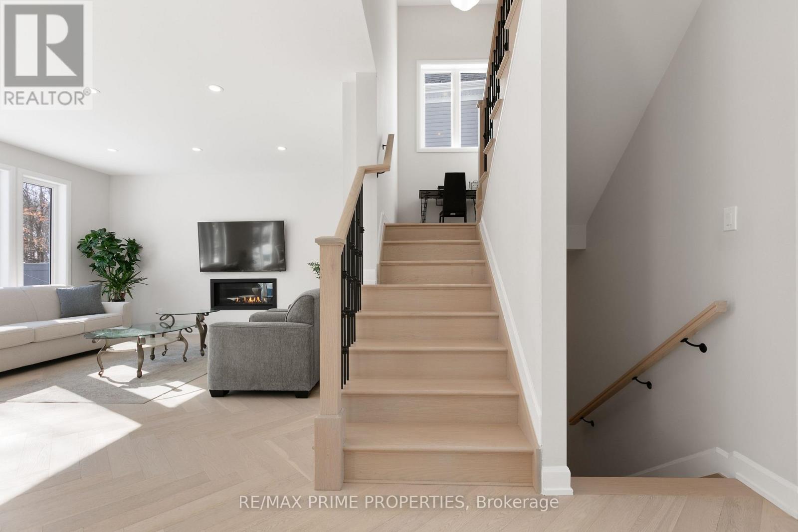 4 Bed, 4 Bath House for Sale in Ottawa – 820 MERCIER CRESCENT, Ottawa – MLS# X13761222 - Image 22
