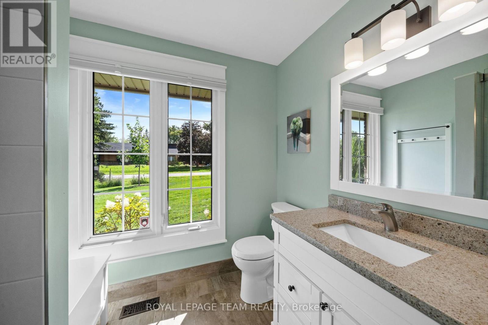 4 Bed, 2 Bath House for Sale in Ottawa – 1279 FAIRWAY DRIVE, Ottawa – MLS# X13761330 - Image 22