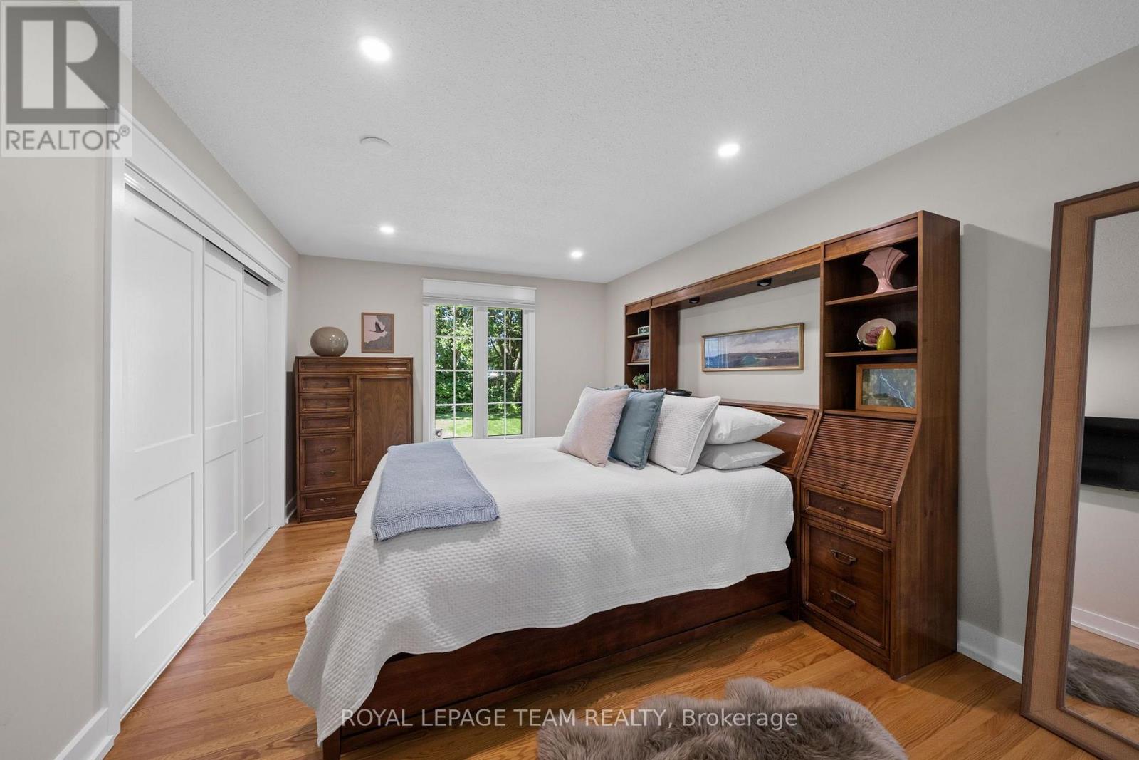 1279 FAIRWAY DRIVE - 25