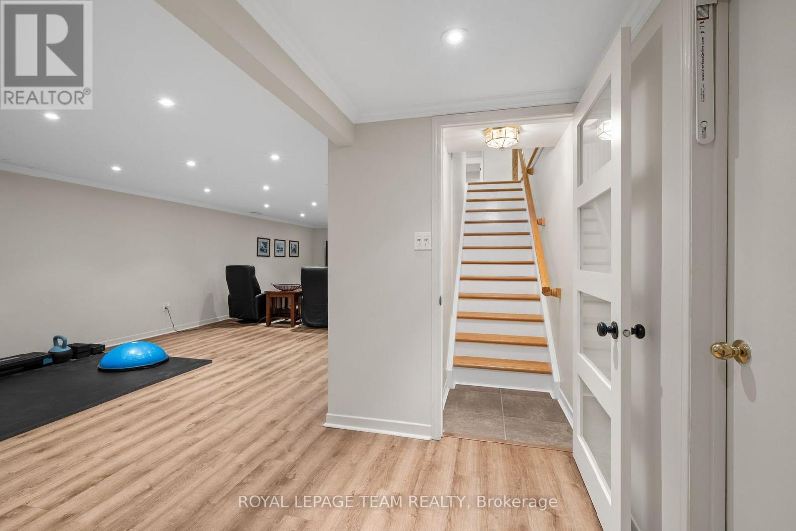 1279 FAIRWAY DRIVE - 29