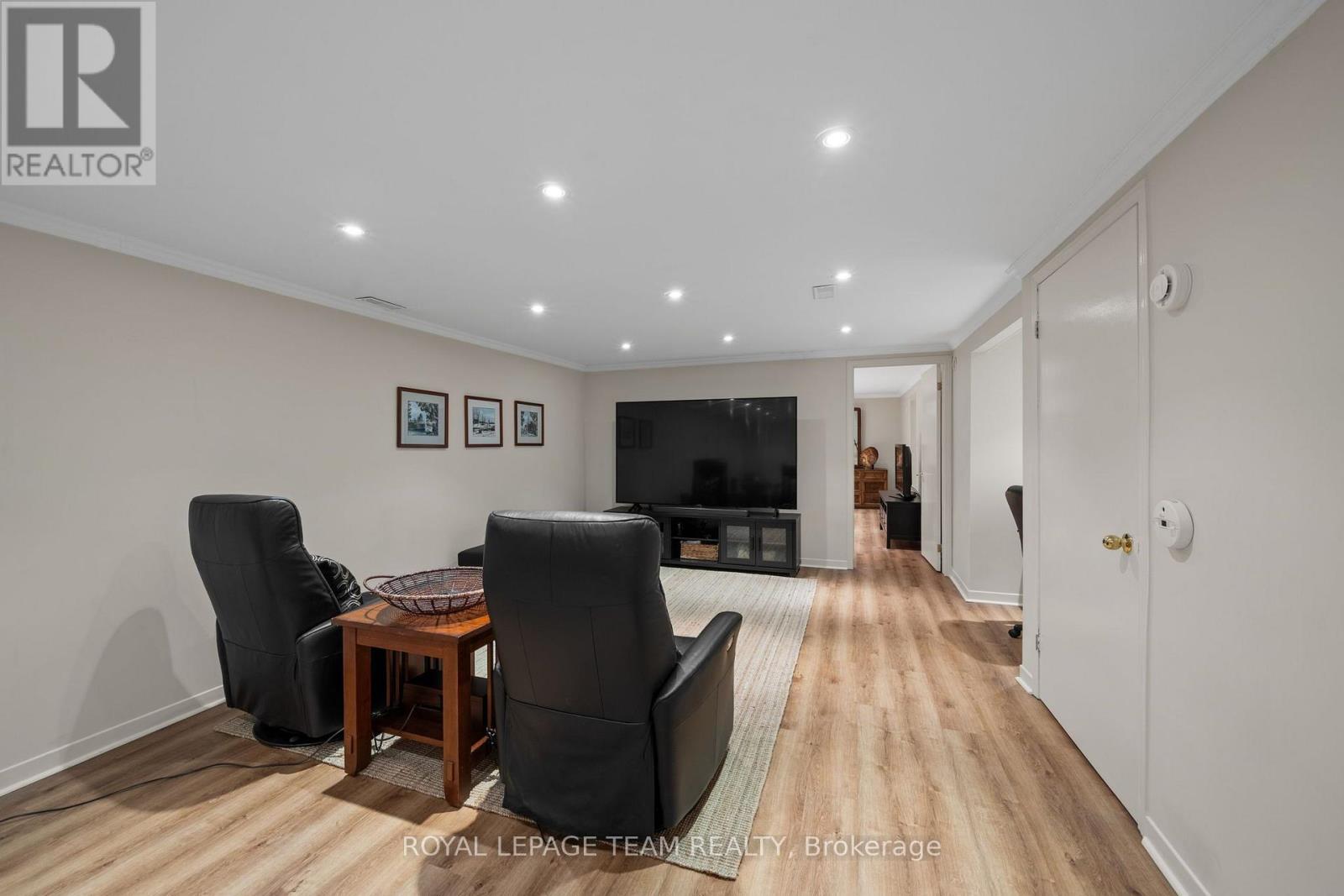 4 Bed, 2 Bath House for Sale in Ottawa – 1279 FAIRWAY DRIVE, Ottawa – MLS# X13761330 - Image 32