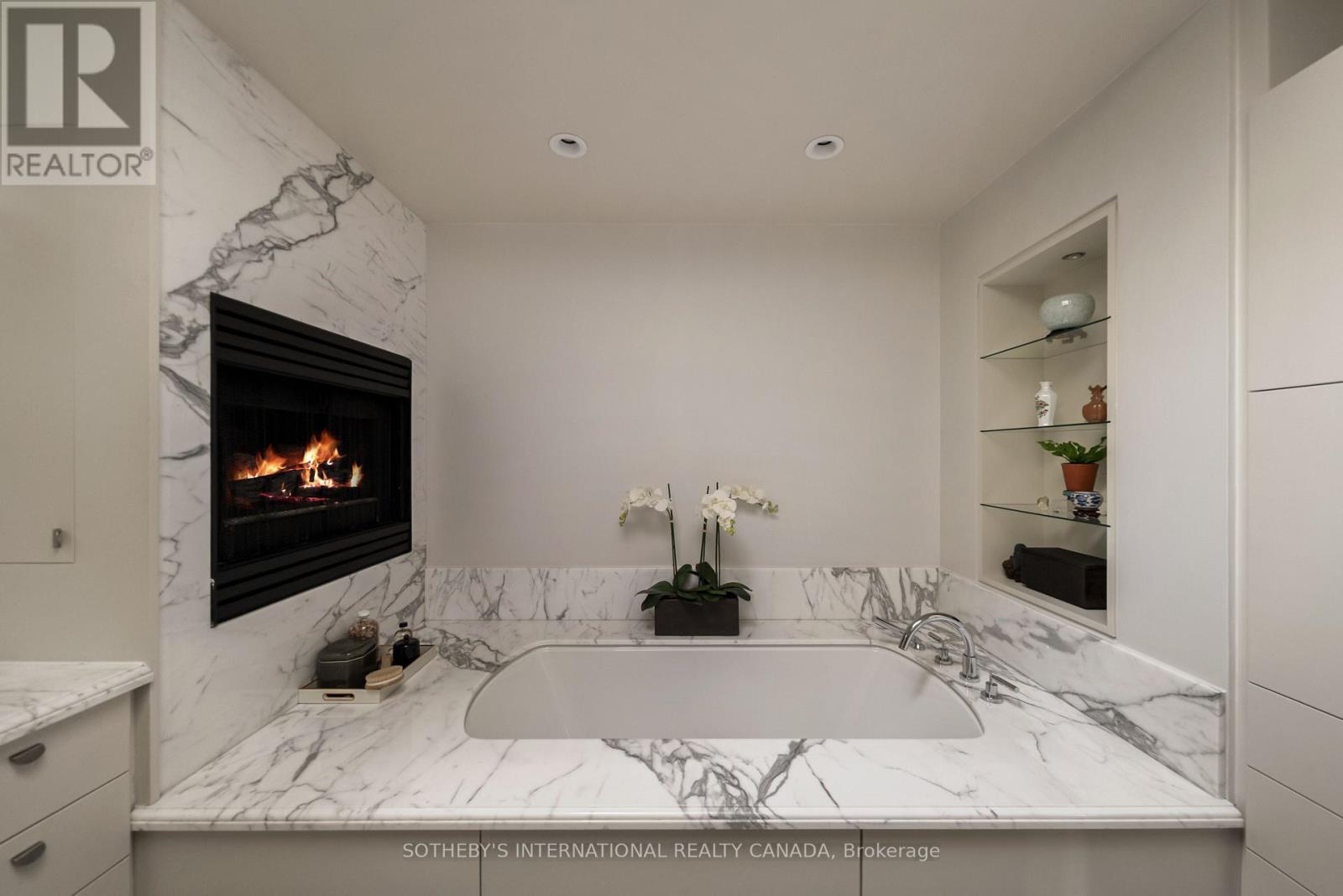 12 FOREST GLEN CRESCENT - Image 28