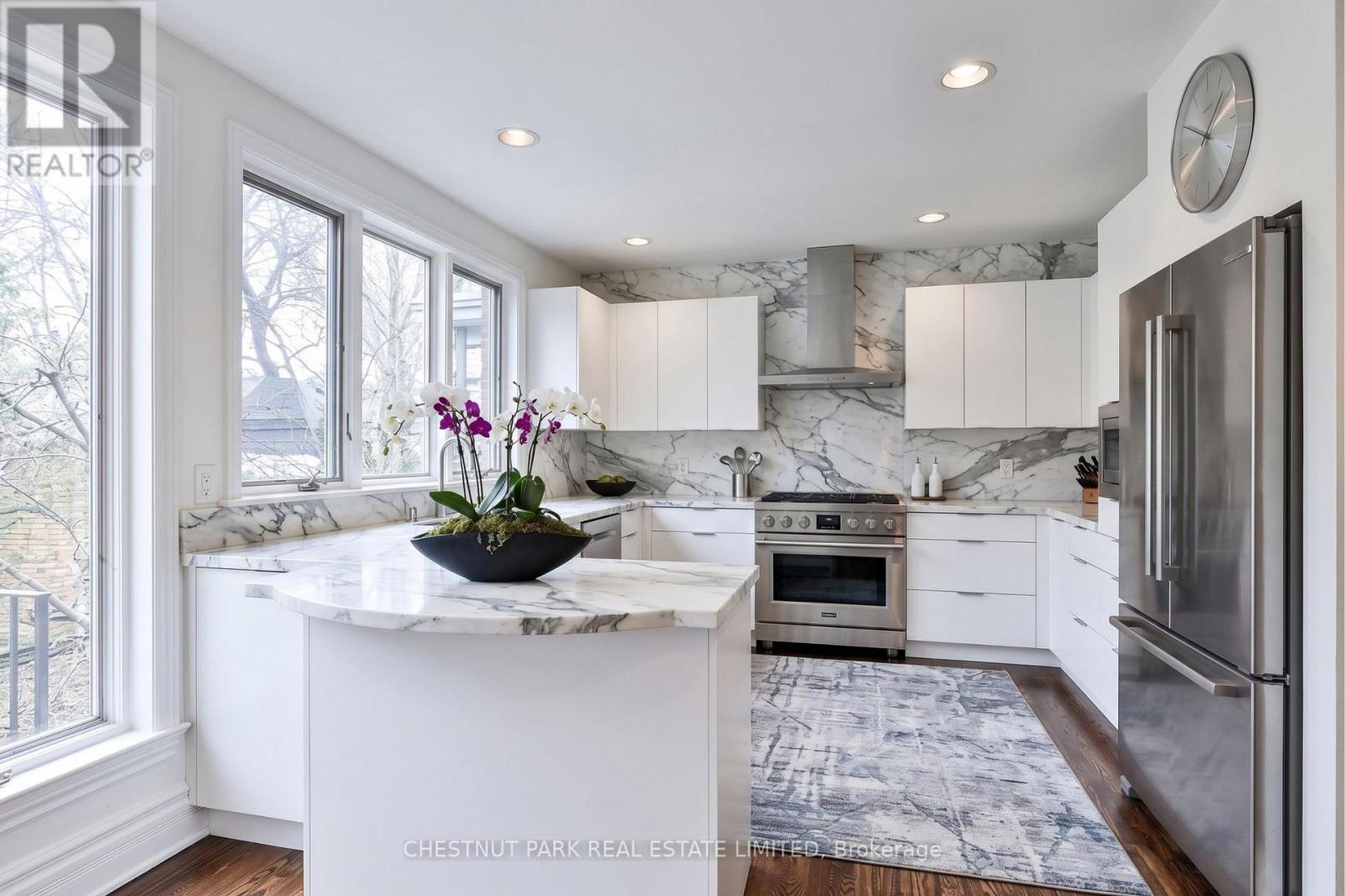 127 ROXBOROUGH DRIVE - 18