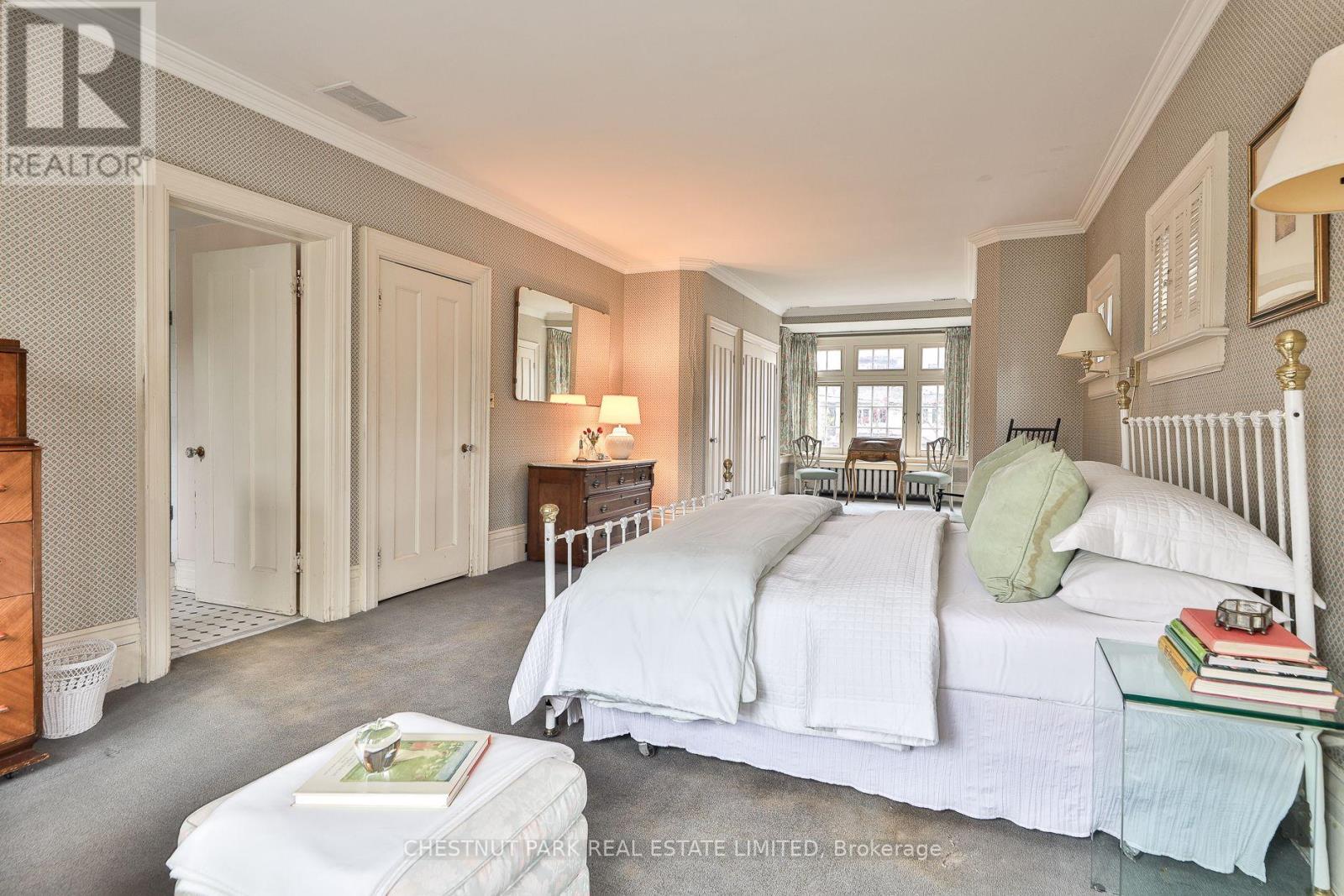 127 ROXBOROUGH DRIVE - 21