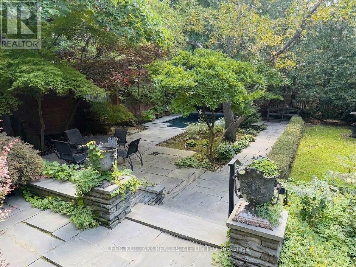 127 ROXBOROUGH DRIVE - Image 33