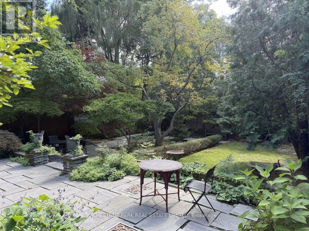 127 ROXBOROUGH DRIVE - 34