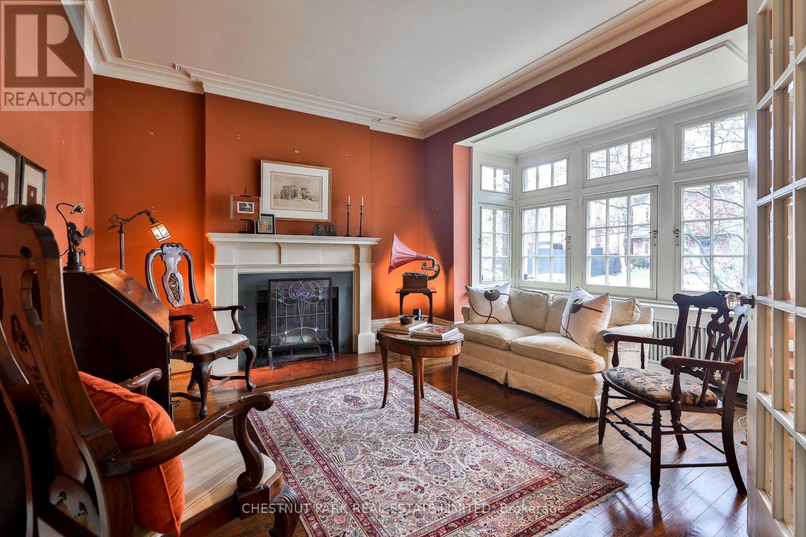 127 ROXBOROUGH DRIVE - 4