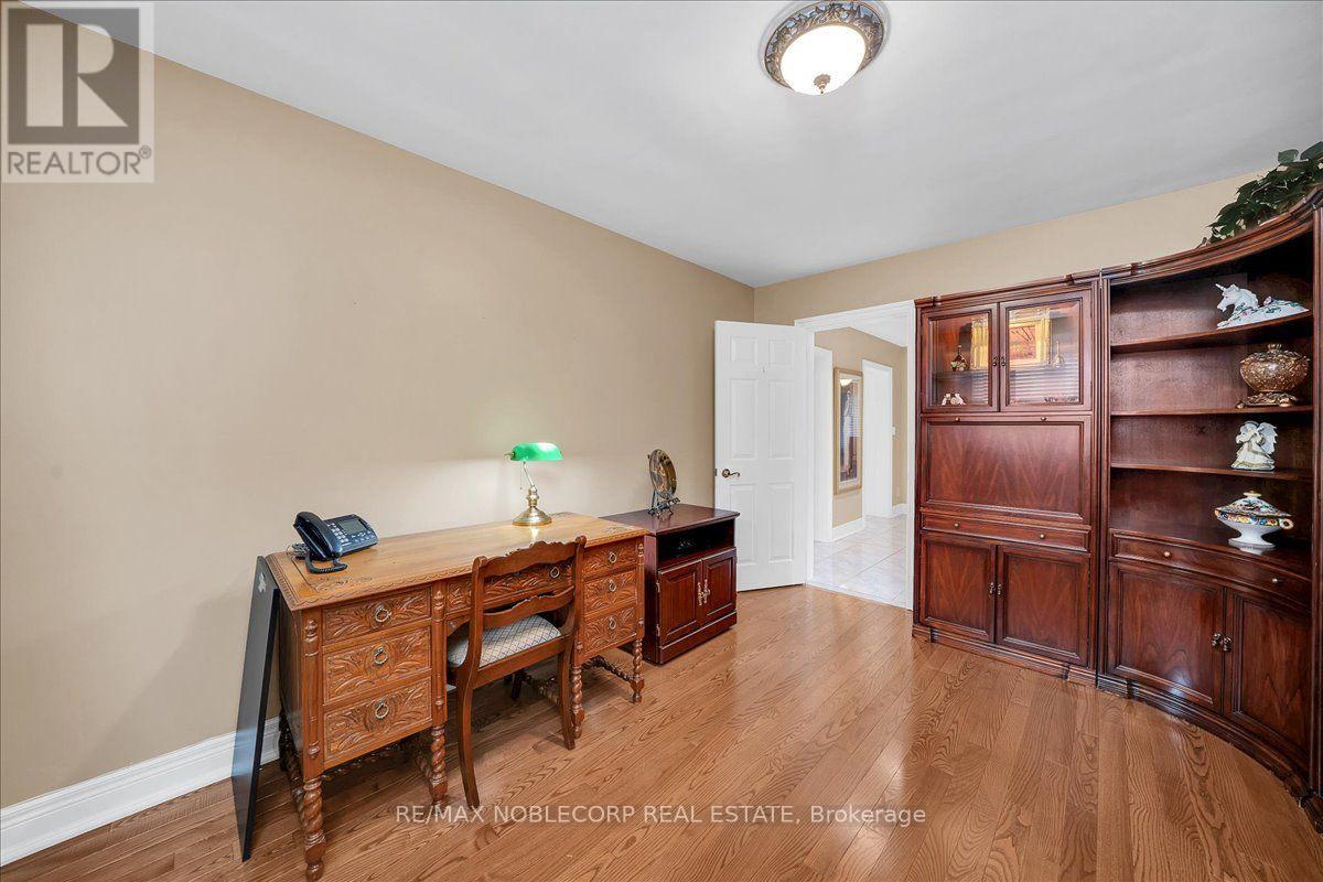 109 WIGWOSS DRIVE - 22
