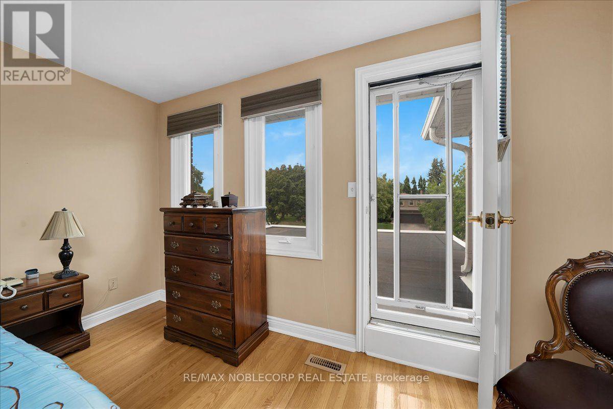 109 WIGWOSS DRIVE - 33
