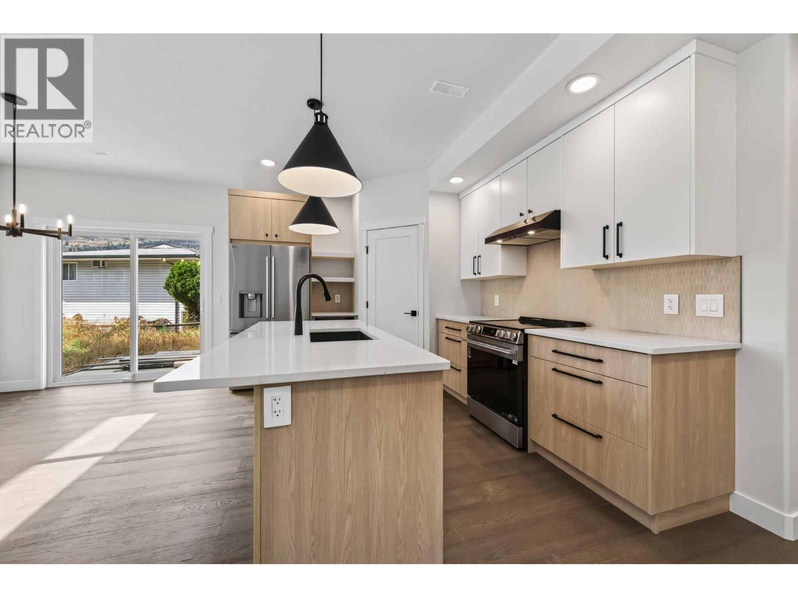 723 LYNE Road - Image 6