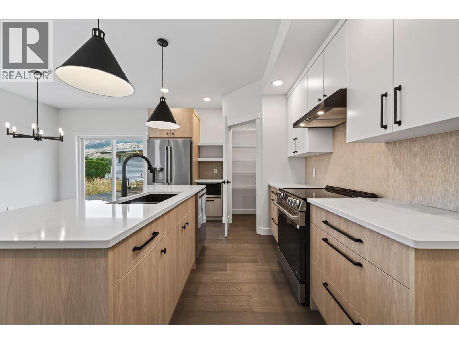 723 LYNE Road - Image 7