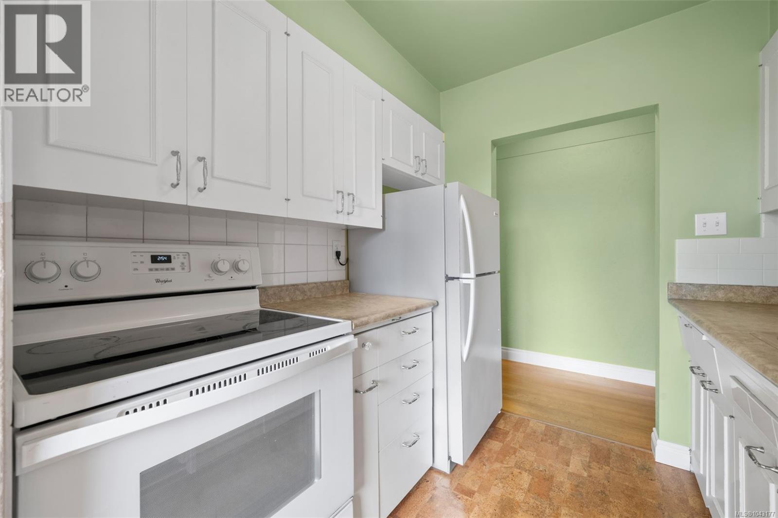 305 1270 Beach Dr, Oak Bay