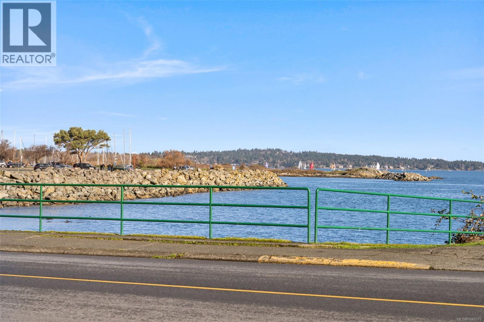 305 1270 Beach Dr, Oak Bay
